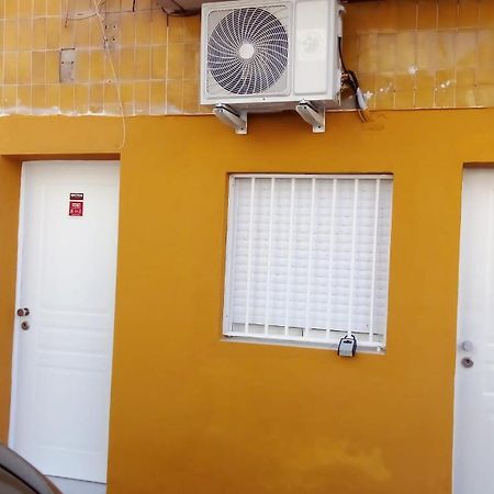 Estudio Encantador Cerca Del Carrefour Rosaleda 1 Malaga Luaran gambar