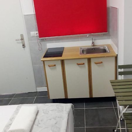 Estudio Encantador Cerca Del Carrefour Rosaleda 1 Malaga Luaran gambar