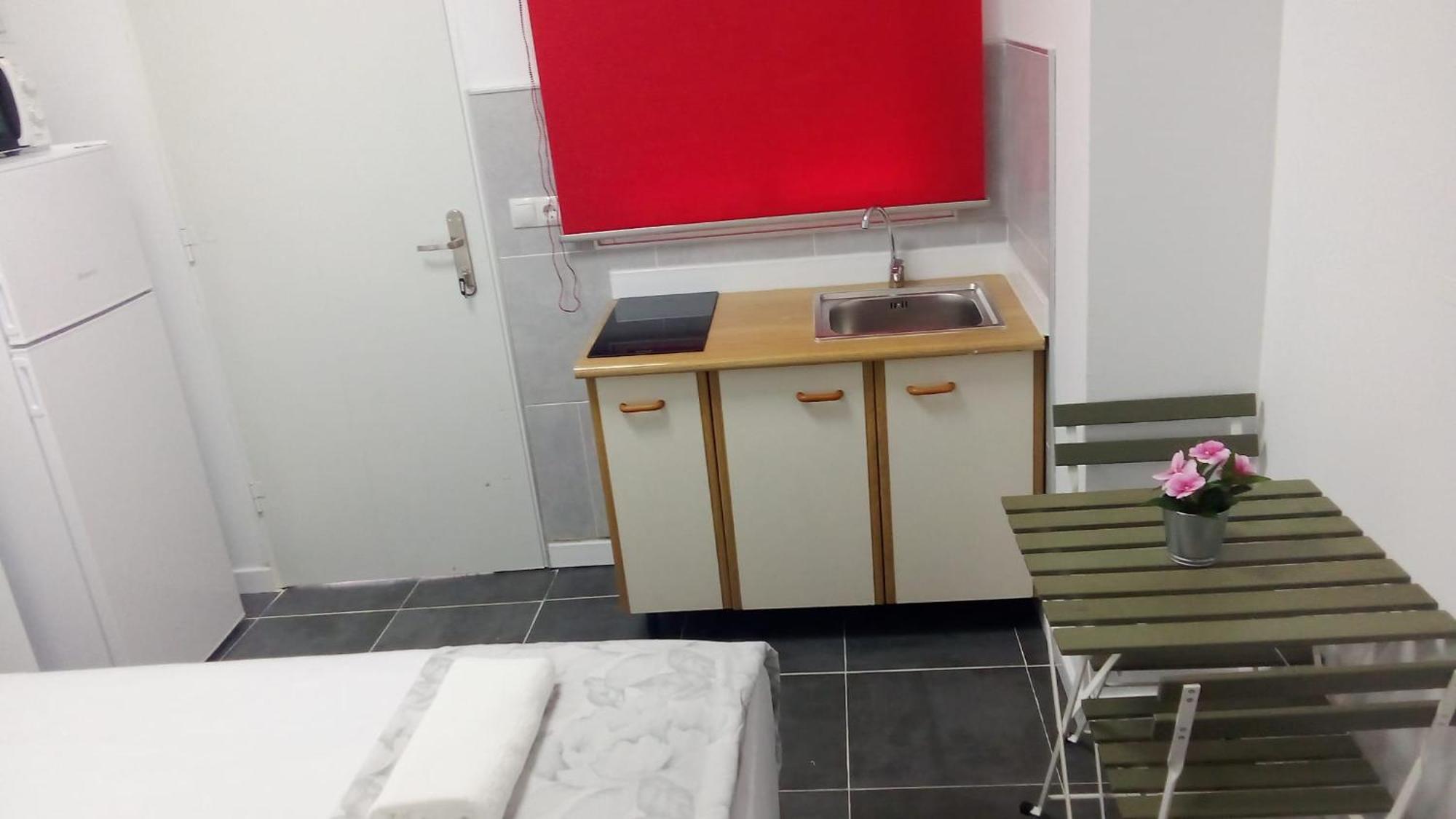 Estudio Encantador Cerca Del Carrefour Rosaleda 1 Malaga Luaran gambar