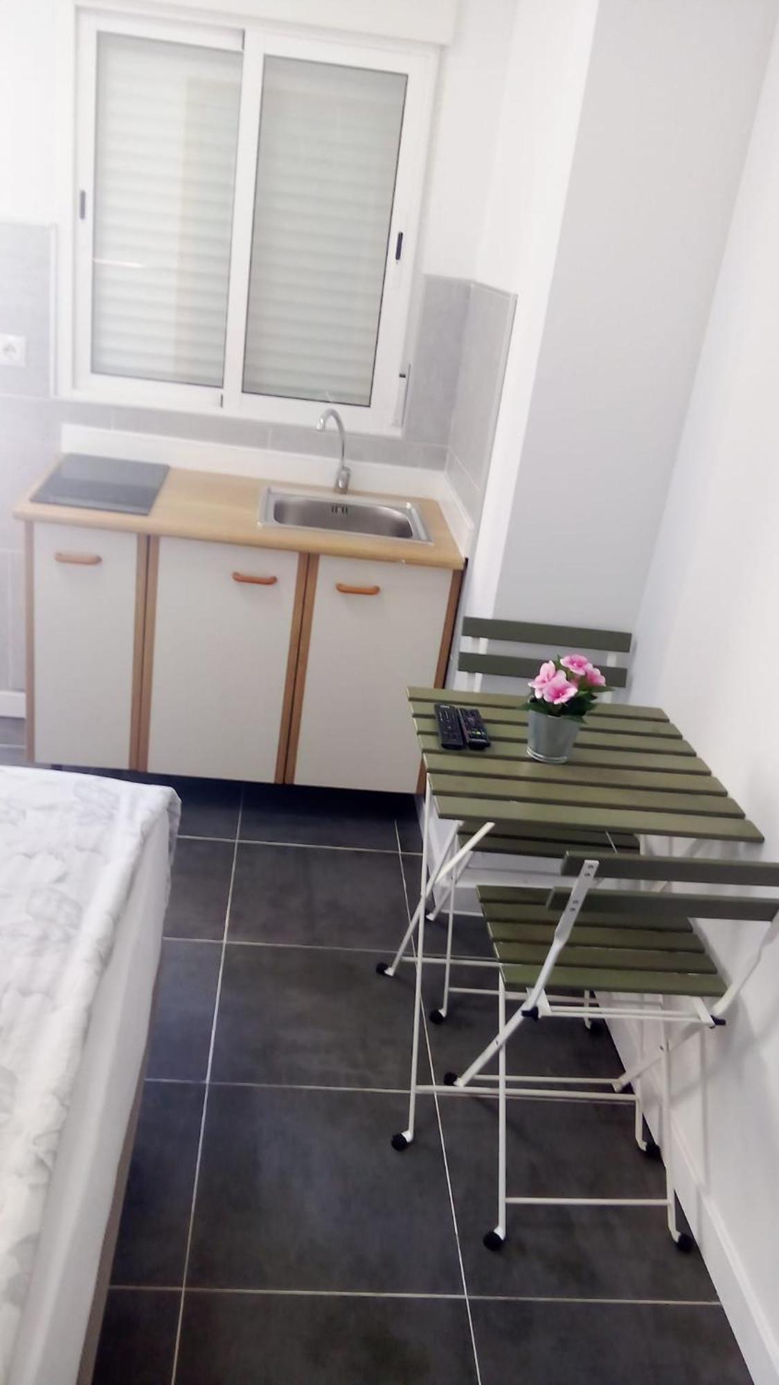 Estudio Encantador Cerca Del Carrefour Rosaleda 1 Malaga Luaran gambar